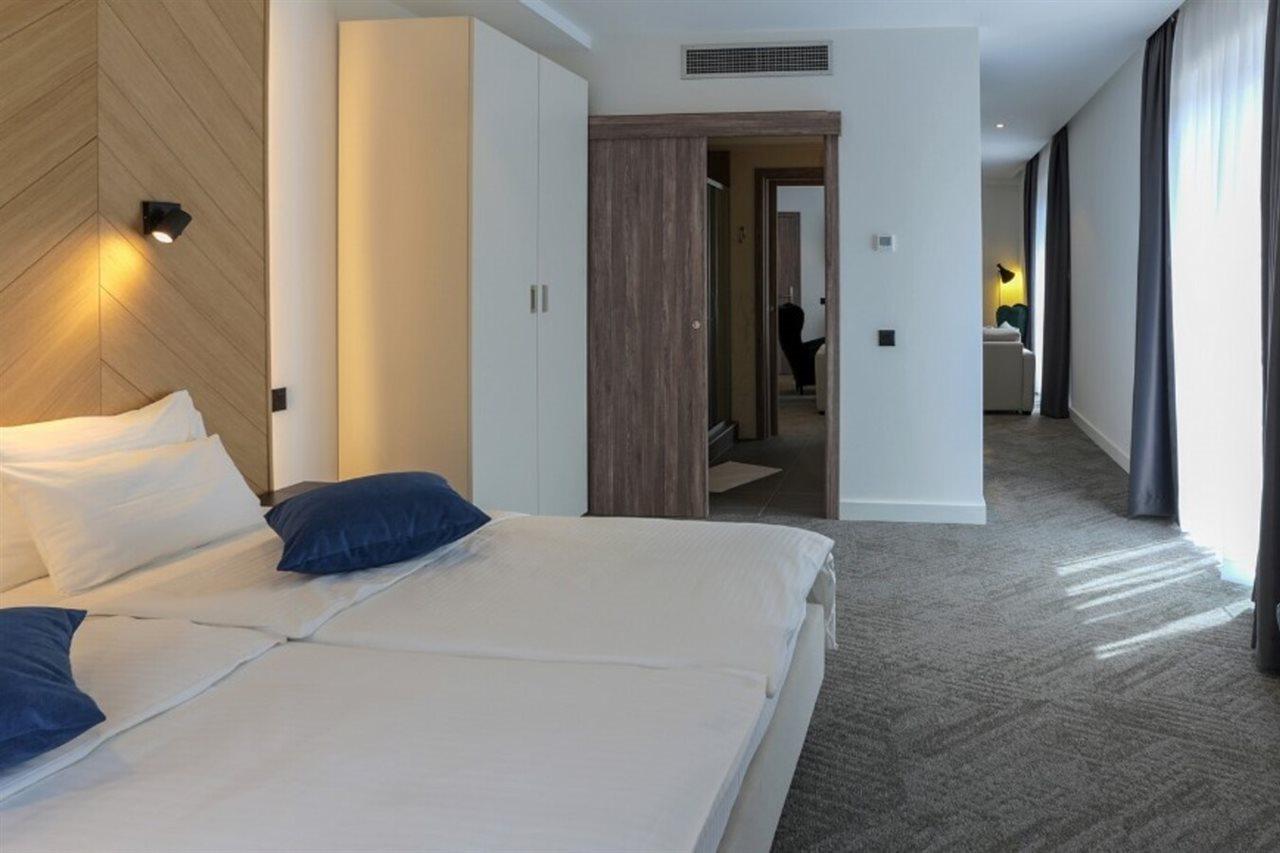 Hotel Mir ซลาตีบอร์ ภายนอก รูปภาพ