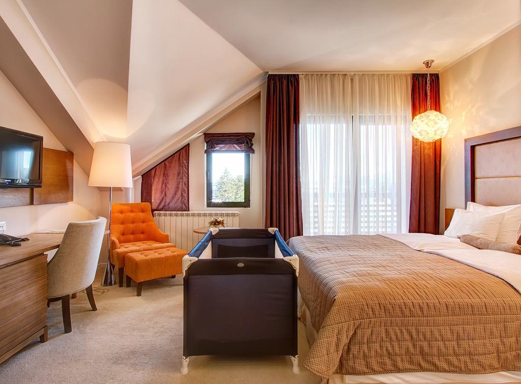 Hotel Mir ซลาตีบอร์ ภายนอก รูปภาพ